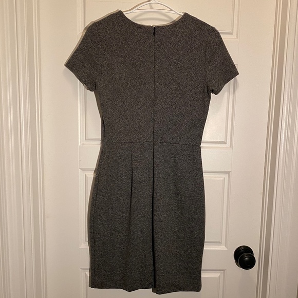 Banana Republic Short Sleeve Dress - Picture 6 of 9